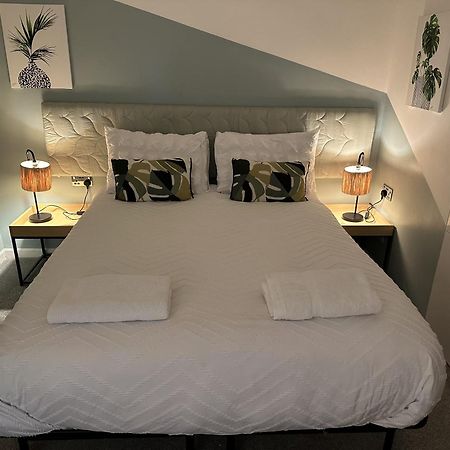 Town Centre Apartment With Hot Tub 切尔滕纳姆 外观 照片