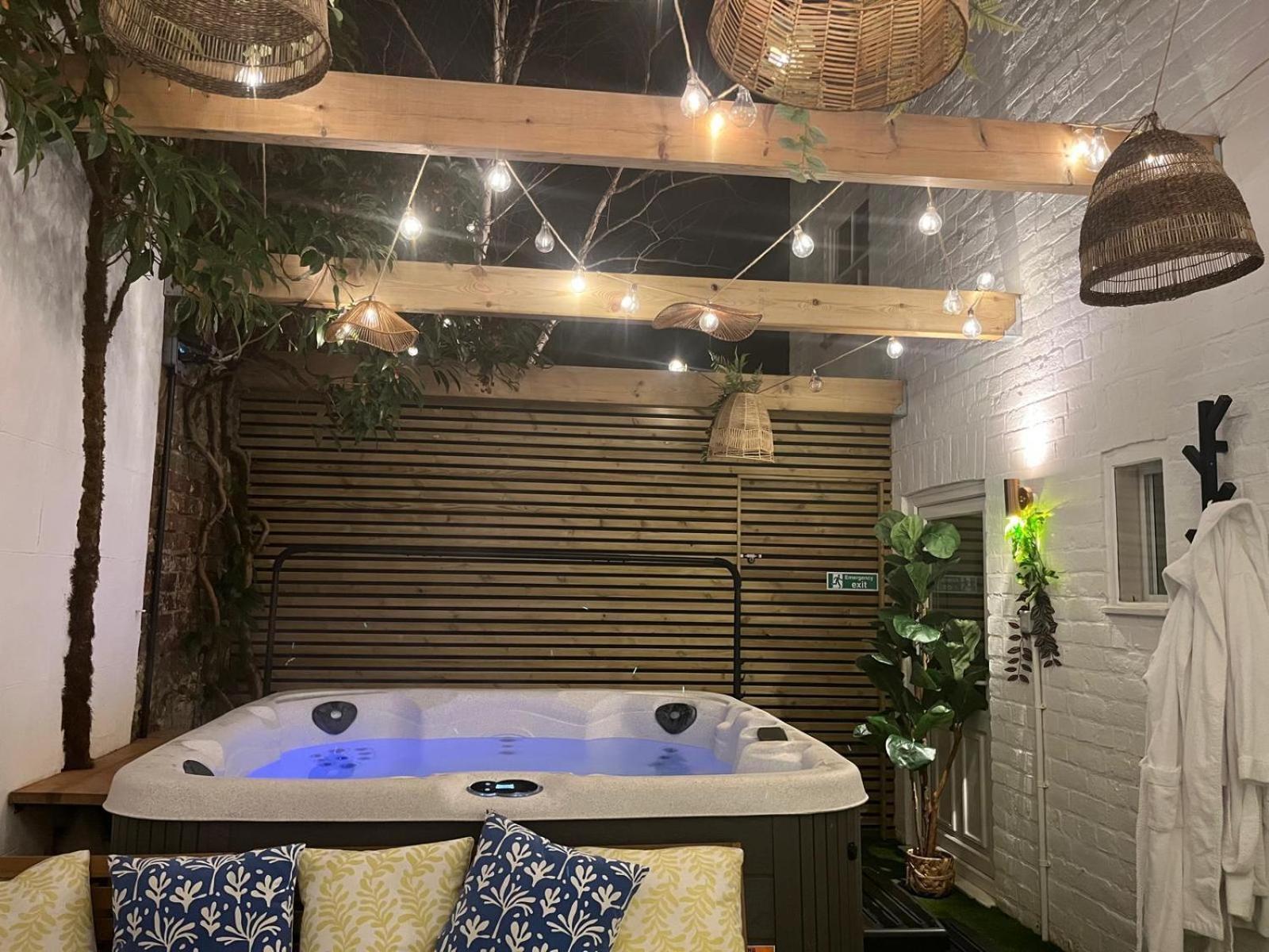 Town Centre Apartment With Hot Tub 切尔滕纳姆 外观 照片